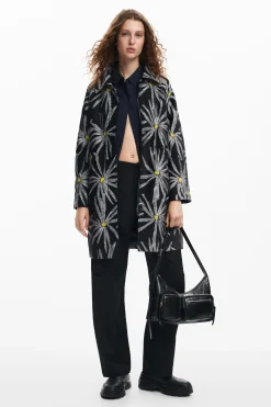 Abrigo estampado margaritas