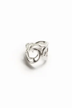 Anillo formas orgánicas baño plata Zalio