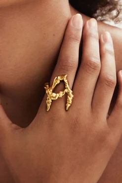 Anillo letra A baño oro Zalio