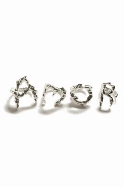 Anillo letra M baño plata Zalio