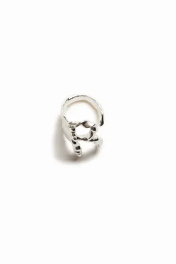 Anillo letra R baño plata Zalio