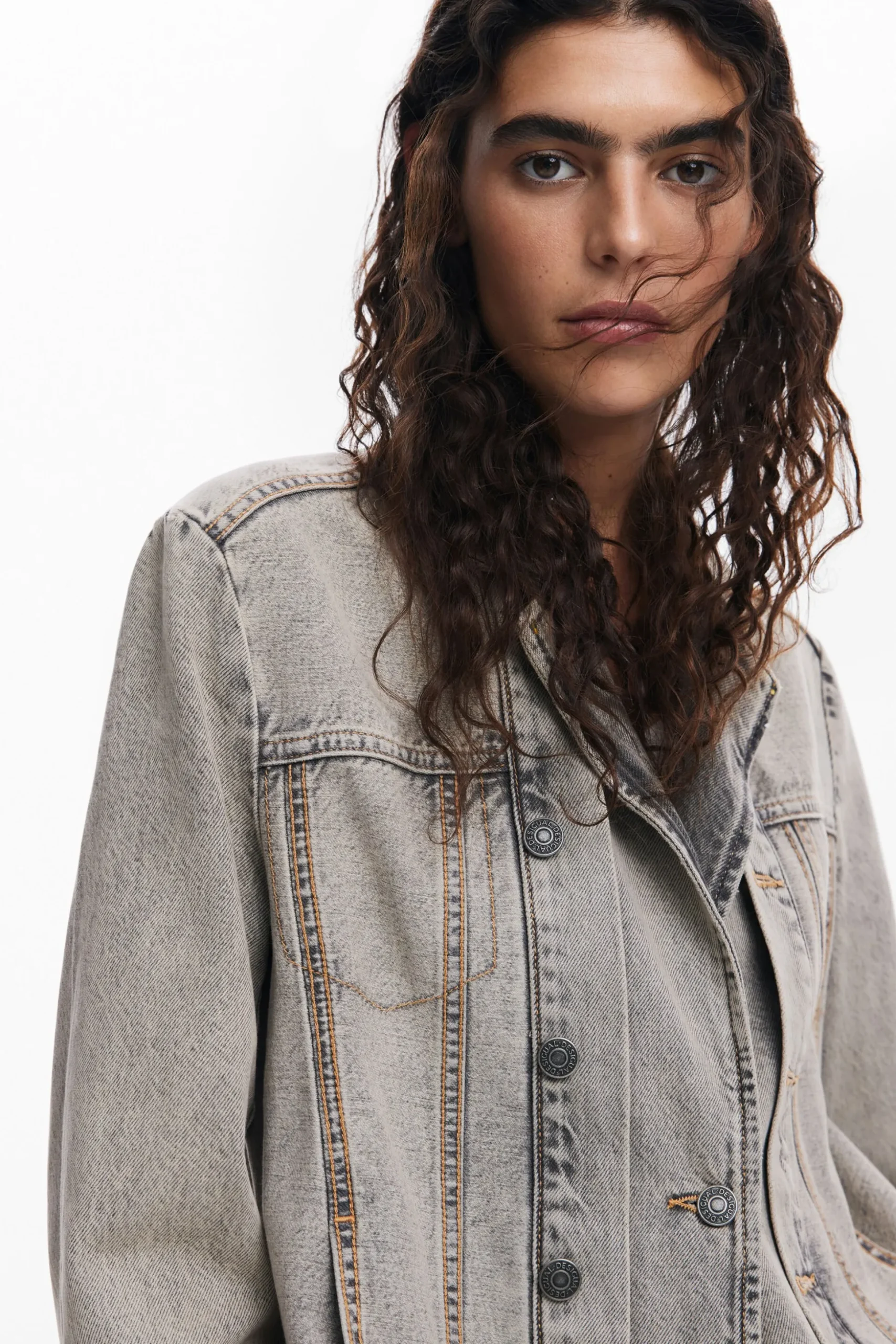Blazer denim desgastado