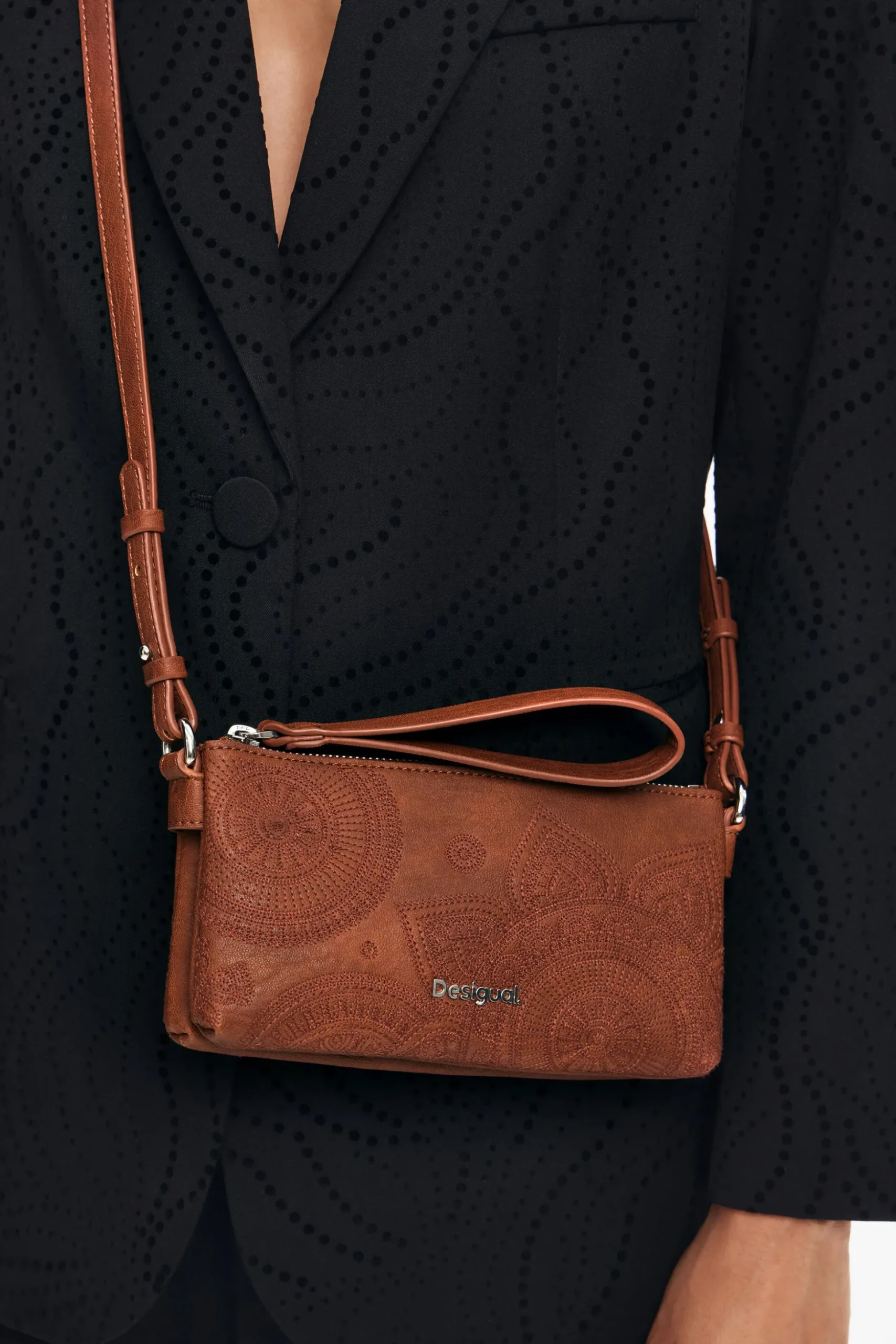 Bolso S bordados
