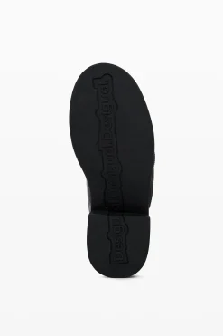Bota alta Chelsea diseñada por M. Christian Lacroix