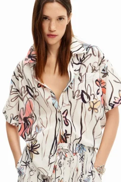 Camisa de flores ilustradas