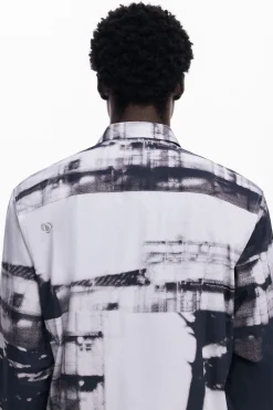 Camisa estampado urbano