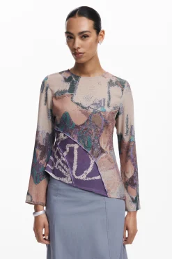 Camiseta asimétrica estampada