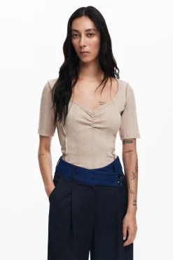 Camiseta escote fruncido