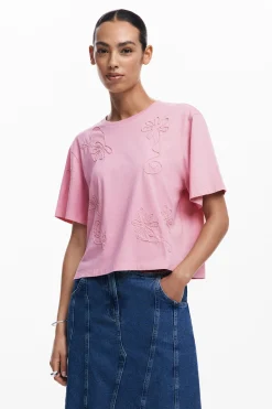 Camiseta flores bordadas