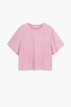 Camiseta flores bordadas