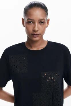 Camiseta lisa detalles