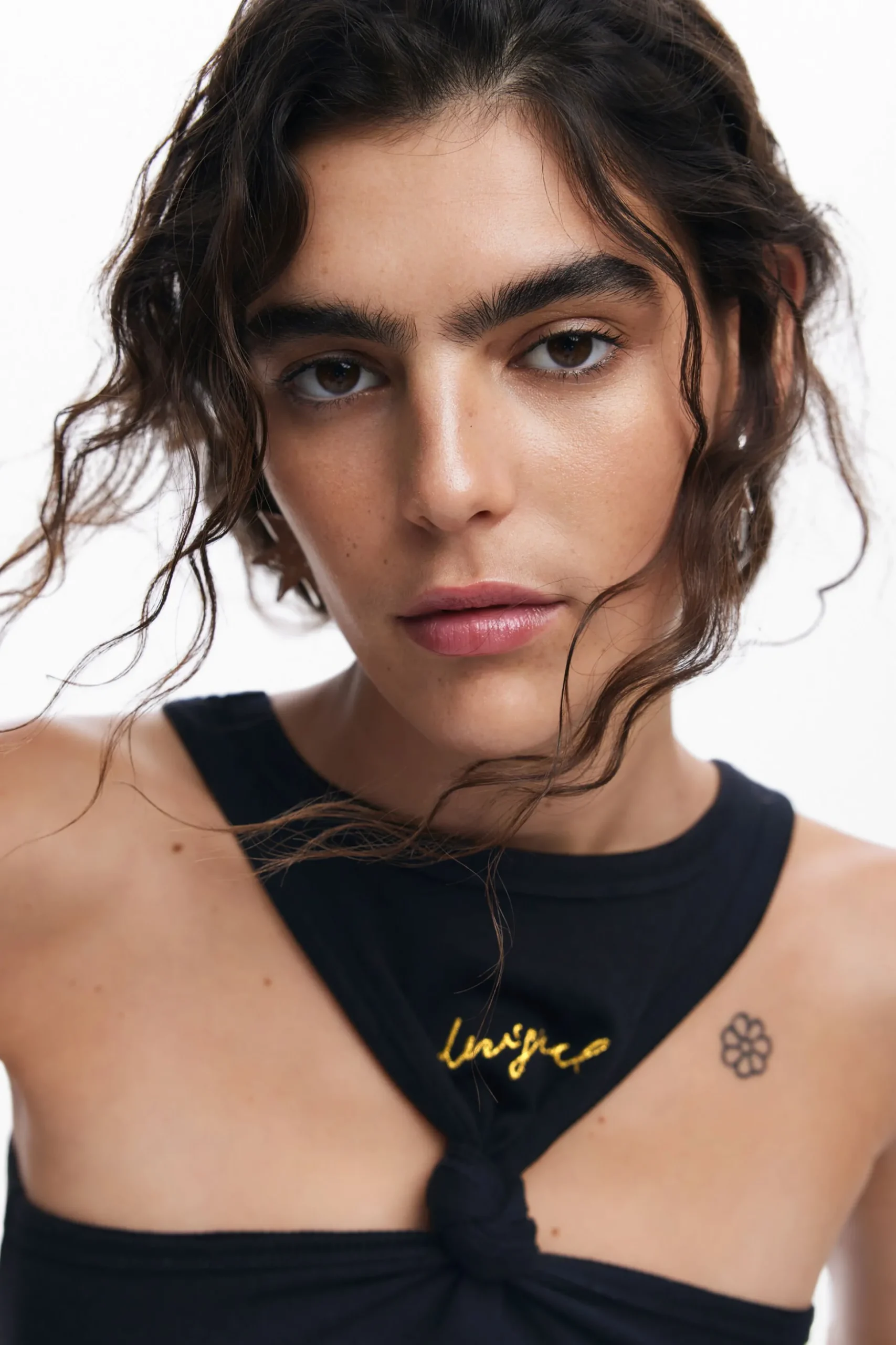 Camiseta nudo