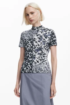 Camiseta patchy flores