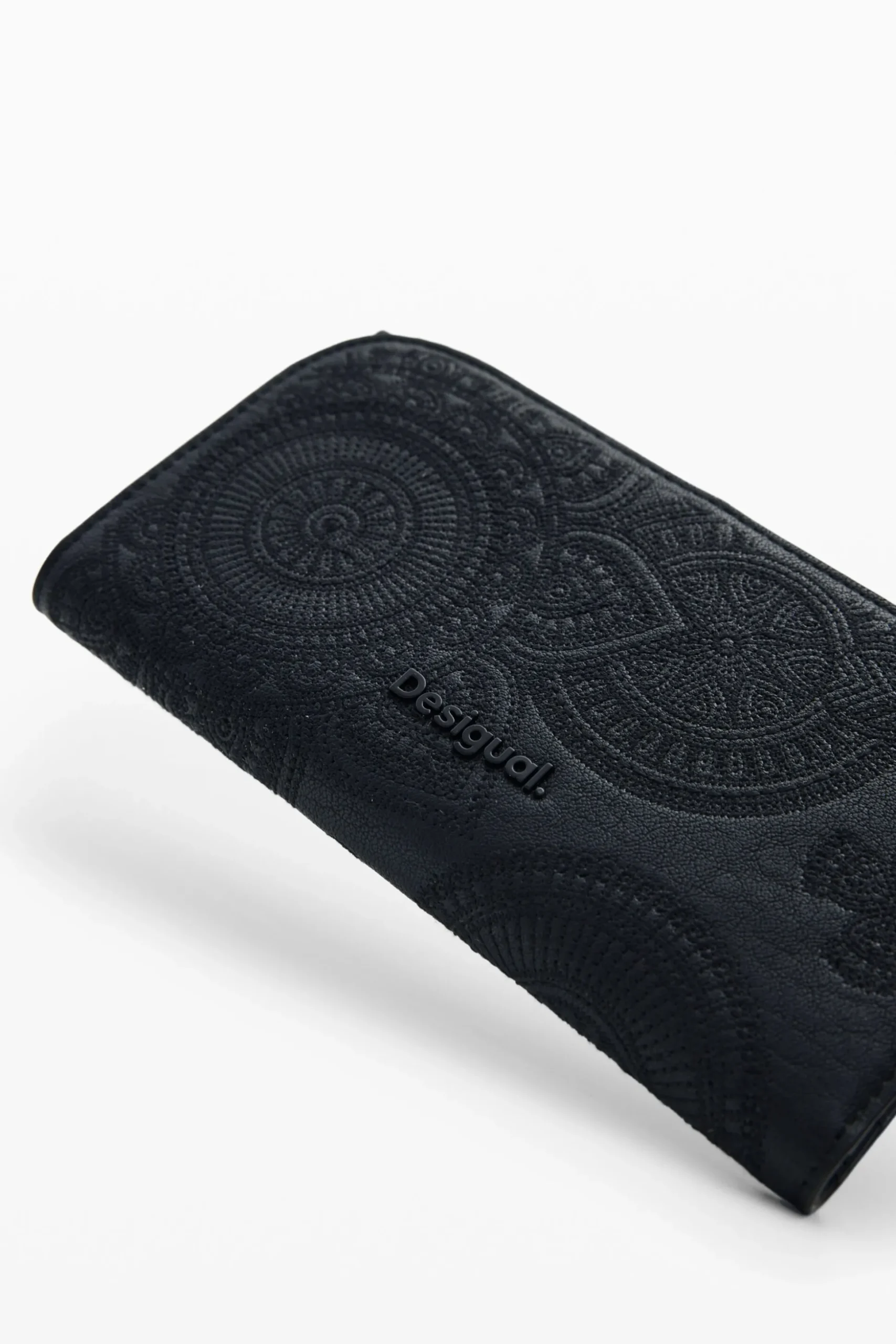 Cartera grande bordada