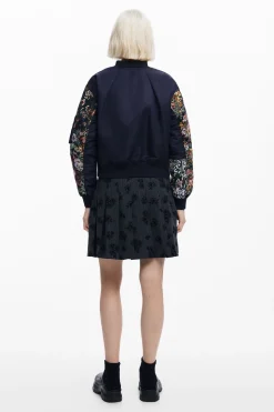 Chaqueta bomber estampada