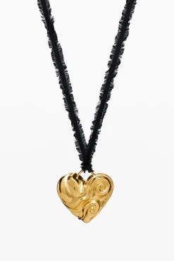 Colgante corazón cinta baño oro Zalio