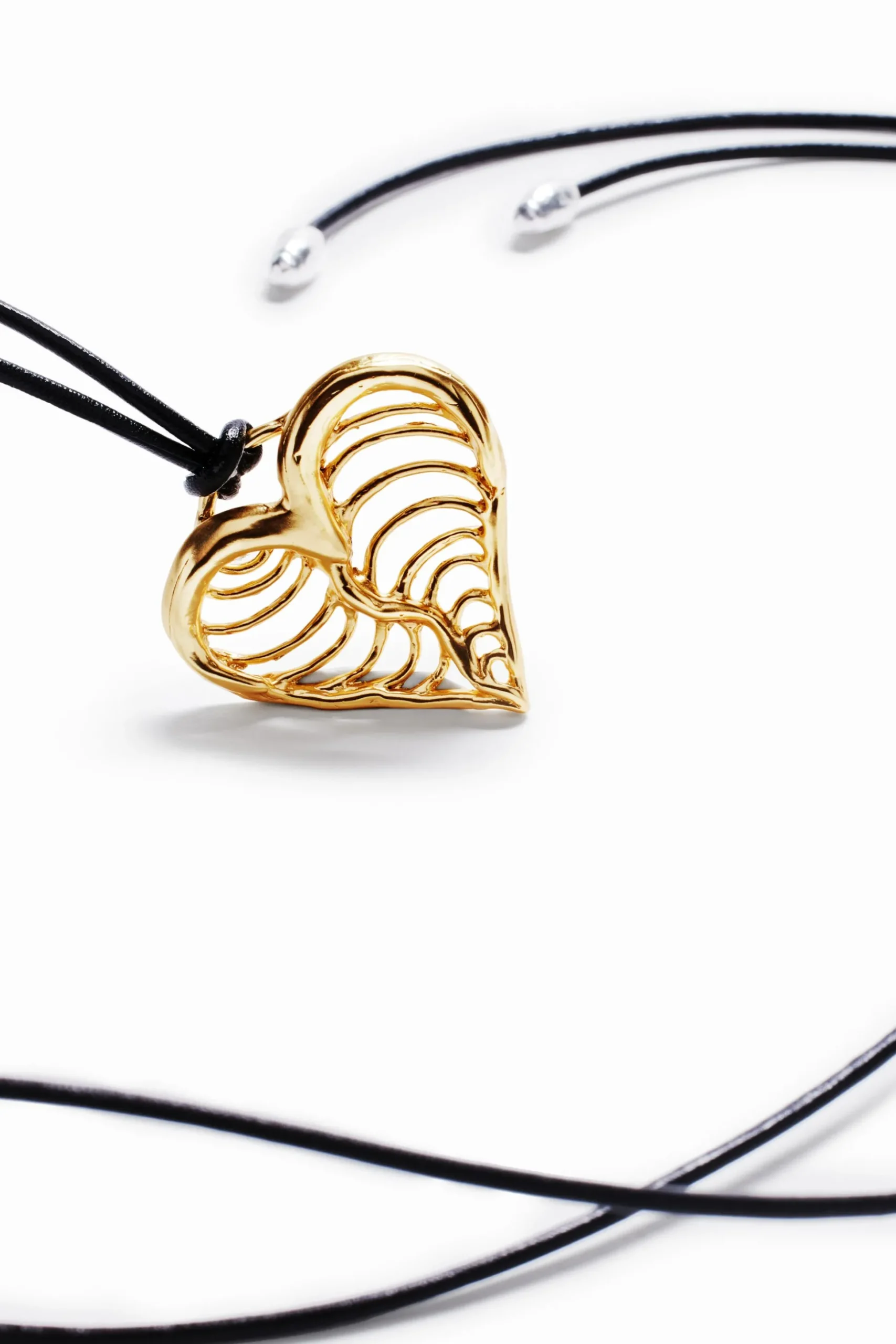 Colgante corazón cordón baño oro Zalio