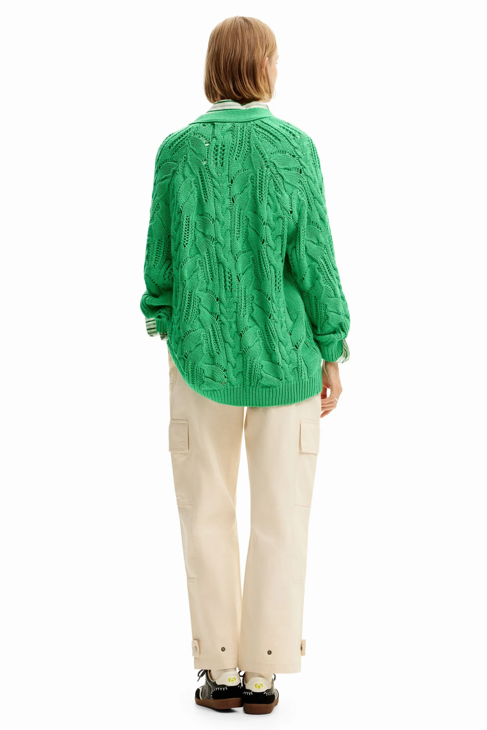 Cárdigan oversize calados