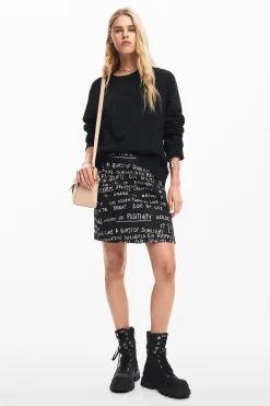 Minifalda estampado frases