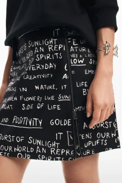 Minifalda estampado frases