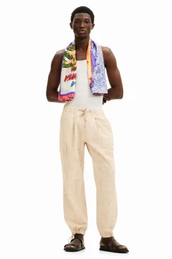 Pantalón cargo estampado