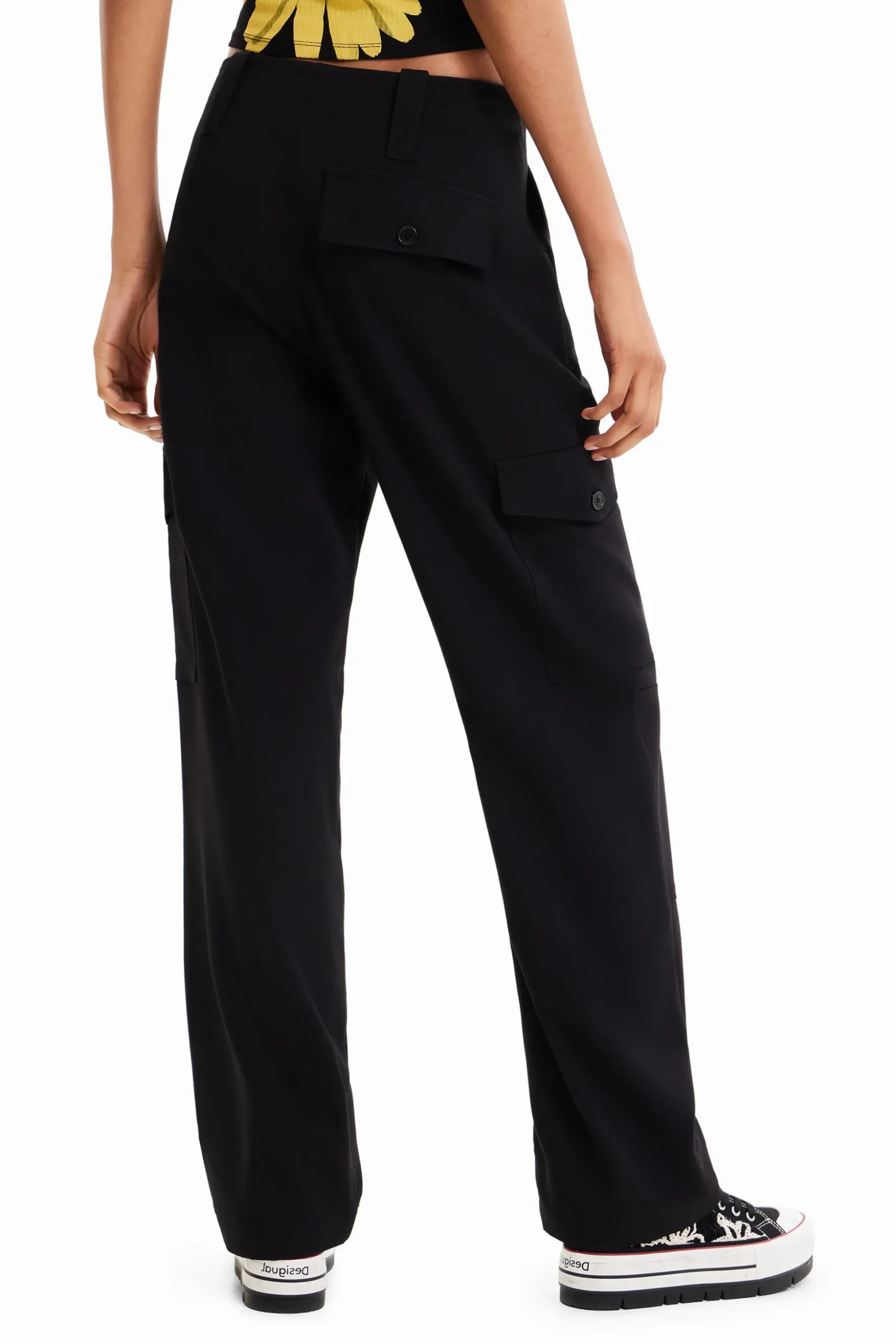 Pantalón cargo fluido