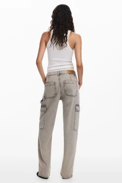 Pantalón vaquero cargo