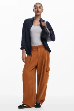 Pantalones cargo fluidos