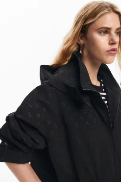 Parka impermeable capucha