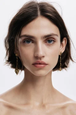 Pendientes asimétricos baño oro Zalio