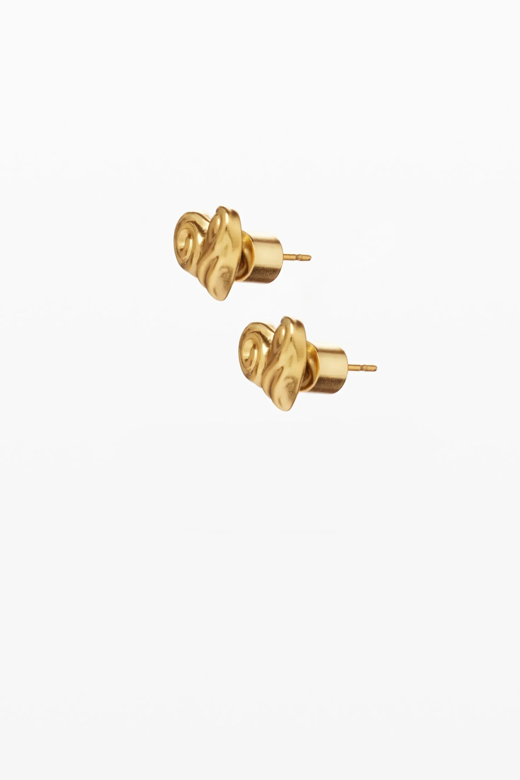 Pendientes botón corazón baño oro Zalio