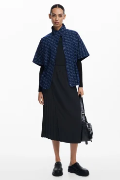 Poncho patrón geométrico