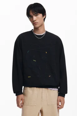 Sudadera bordados contraste