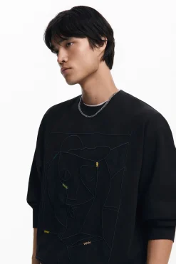 Sudadera bordados contraste