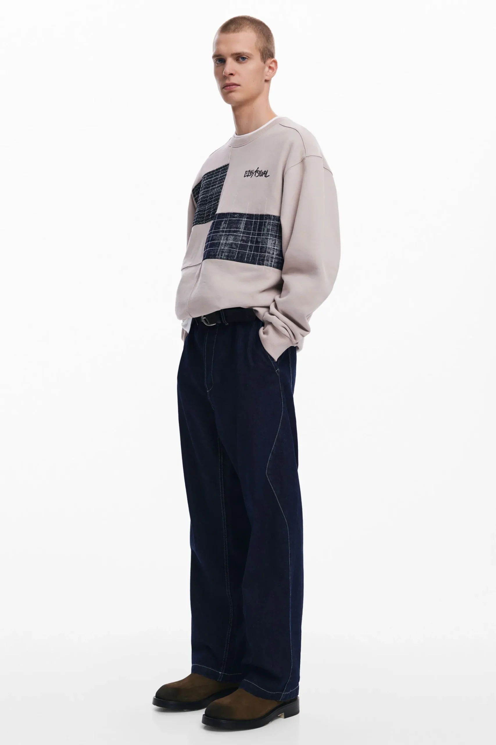 Sudadera con parches