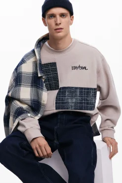 Sudadera con parches