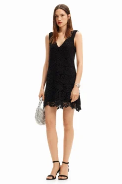 Vestido corto crochet