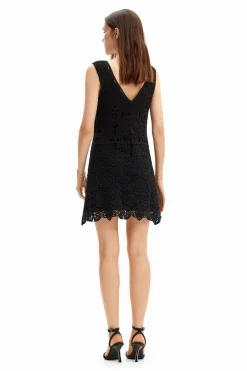 Vestido corto crochet