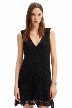 Vestido corto crochet
