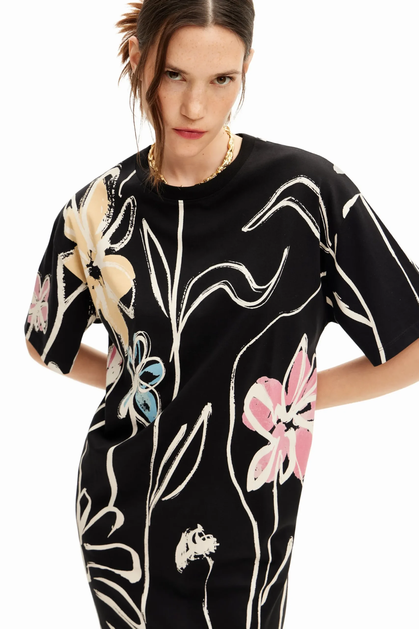Vestido corto flores ilustradas