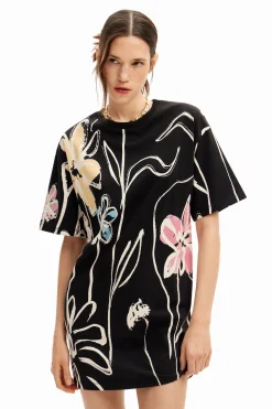 Vestido corto flores ilustradas