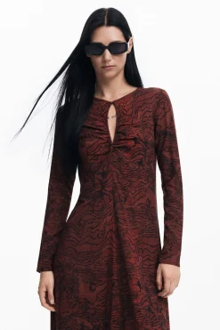 Vestido líneas desiguales