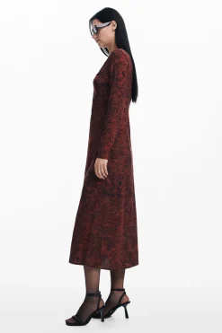 Vestido líneas desiguales