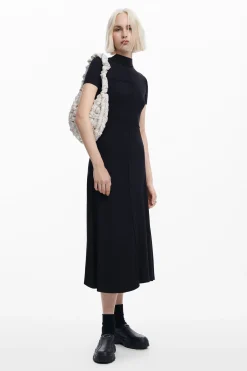 Vestido midi cuello alto