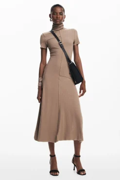 Vestido midi cuello alto