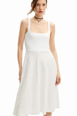 Vestido midi evasé