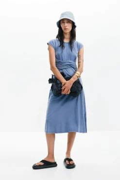 Vestido midi fruncido