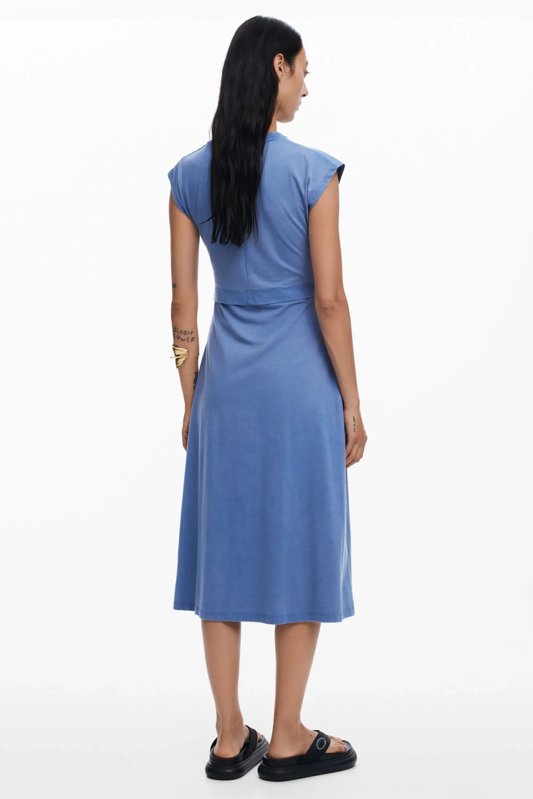 Vestido midi fruncido