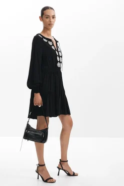 Vestido mini detalles