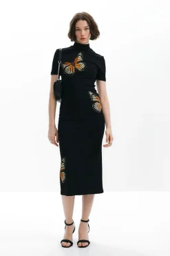 Vestido slim midi mariposas